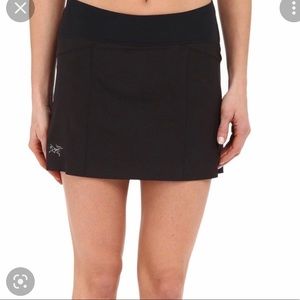 Arcteryx lyra black skort Sml